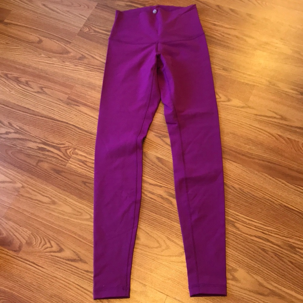 Lululemon Wunder Under pants in fuschia - size 6